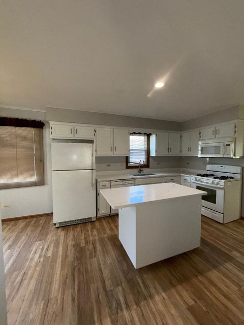 Tiny photo for 10952 S Avenue E Ave, Chicago, IL 60617 (MLS # 12517992)