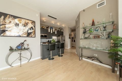 Tiny photo for Chicago, IL 60654 (MLS # 12541346)