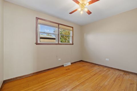 Tiny photo for 8519 Lorel Avenue, Burbank, IL 60459 (MLS # 12514106)