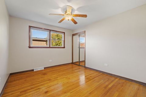 Tiny photo for 8519 Lorel Avenue, Burbank, IL 60459 (MLS # 12514106)