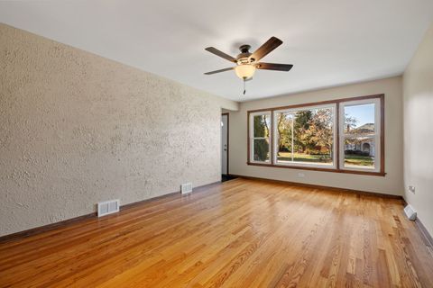 Tiny photo for 8519 Lorel Avenue, Burbank, IL 60459 (MLS # 12514106)