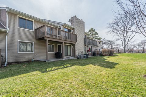 Tiny photo for 924 Hidden Lake Drive #924, Buffalo Grove, IL 60089 (MLS # 12609190)