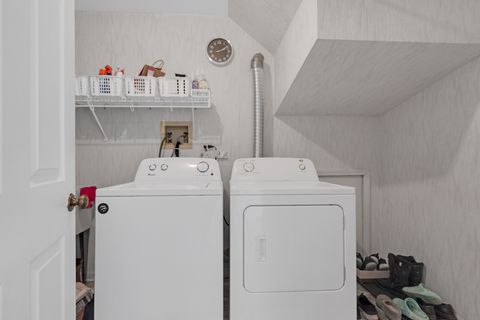 Tiny photo for 924 Hidden Lake Drive #924, Buffalo Grove, IL 60089 (MLS # 12609190)