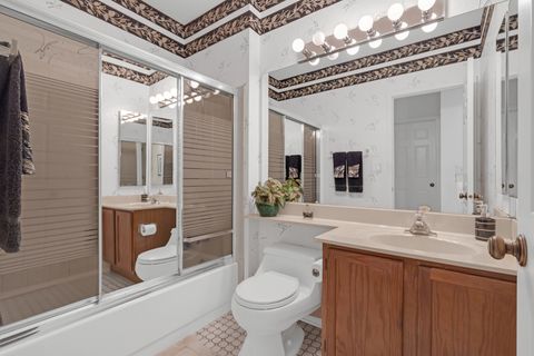 Tiny photo for 924 Hidden Lake Drive #924, Buffalo Grove, IL 60089 (MLS # 12609190)