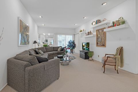 Tiny photo for 924 Hidden Lake Drive #924, Buffalo Grove, IL 60089 (MLS # 12609190)