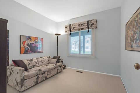 Tiny photo for 924 Hidden Lake Drive #924, Buffalo Grove, IL 60089 (MLS # 12609190)