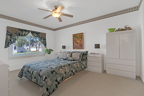 Tiny photo for 924 Hidden Lake Drive #924, Buffalo Grove, IL 60089 (MLS # 12609190)