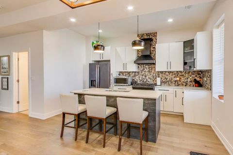 Tiny photo for 6511 S Evans Avenue, Chicago, IL 60637 (MLS # 12520630)