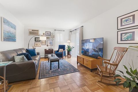 Tiny photo for 1627 W Touhy Avenue #306, Chicago, IL 60626 (MLS # 12599412)