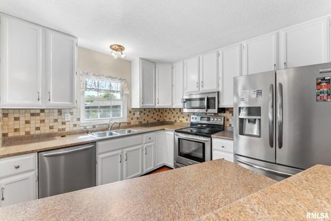 Tiny photo for 1415 W 59TH Street, Davenport, IA 52806 (MLS # QC4269288)