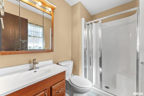 Tiny photo for 1415 W 59TH Street, Davenport, IA 52806 (MLS # QC4269288)