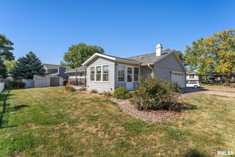 Tiny photo for 1415 W 59TH Street, Davenport, IA 52806 (MLS # QC4269288)