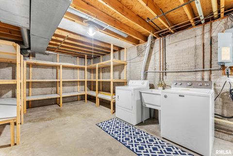 Tiny photo for 1415 W 59TH Street, Davenport, IA 52806 (MLS # QC4269288)