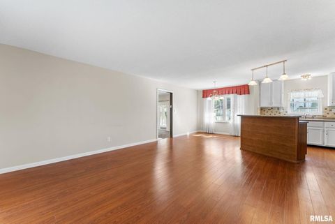 Tiny photo for 1415 W 59TH Street, Davenport, IA 52806 (MLS # QC4269288)