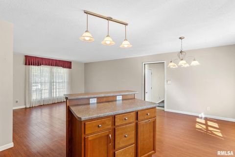 Tiny photo for 1415 W 59TH Street, Davenport, IA 52806 (MLS # QC4269288)