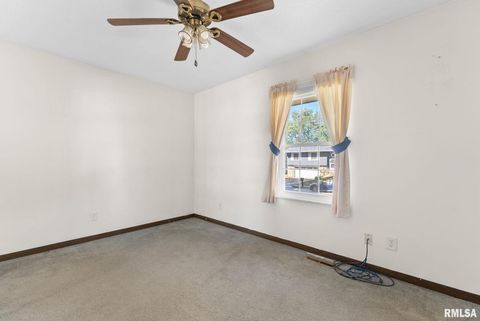 Tiny photo for 1415 W 59TH Street, Davenport, IA 52806 (MLS # QC4269288)