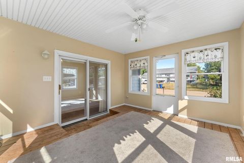 Tiny photo for 1415 W 59TH Street, Davenport, IA 52806 (MLS # QC4269288)