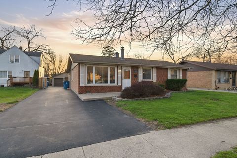 Photo of 14426 Springfield Avenue, Midlothian, IL 60445 (MLS # 12614243)