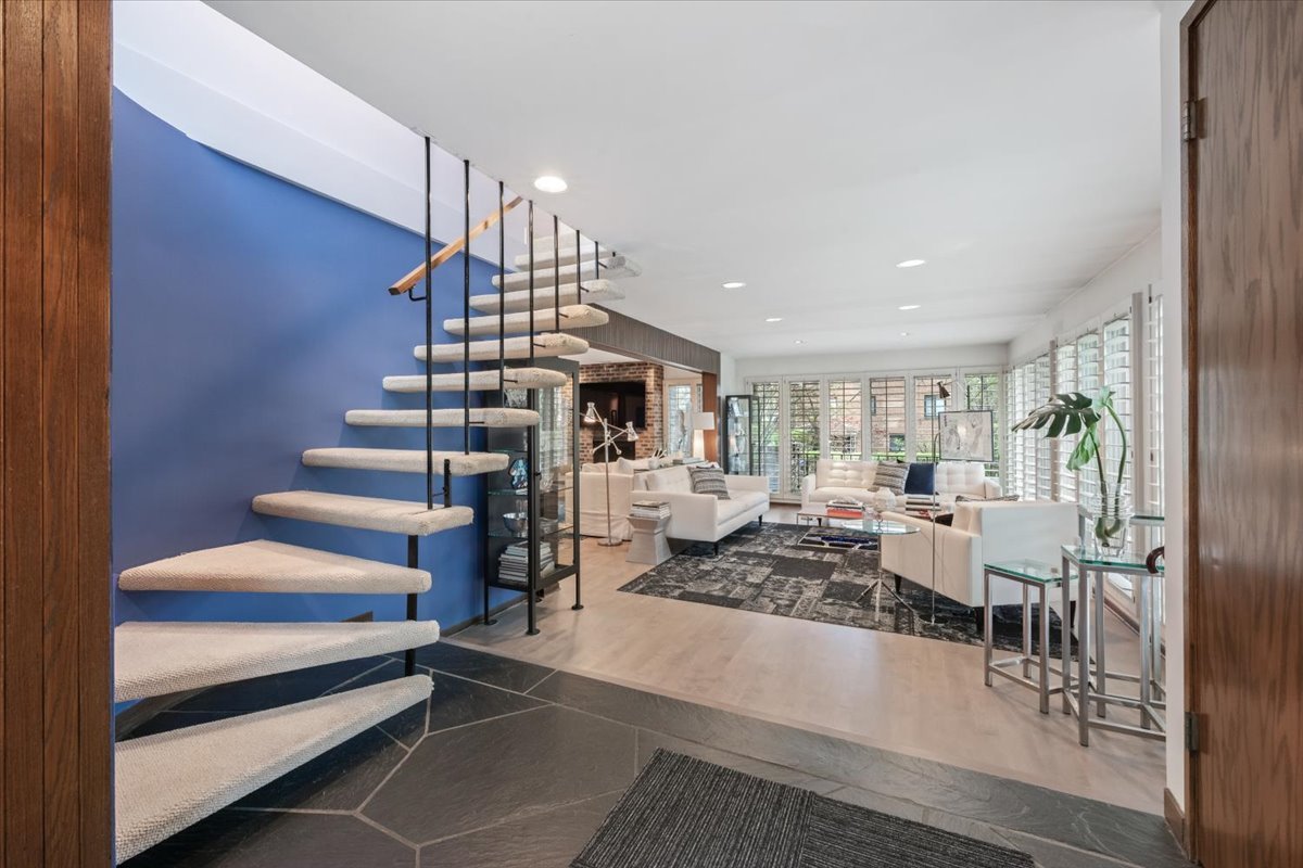 312 Barton Avenue