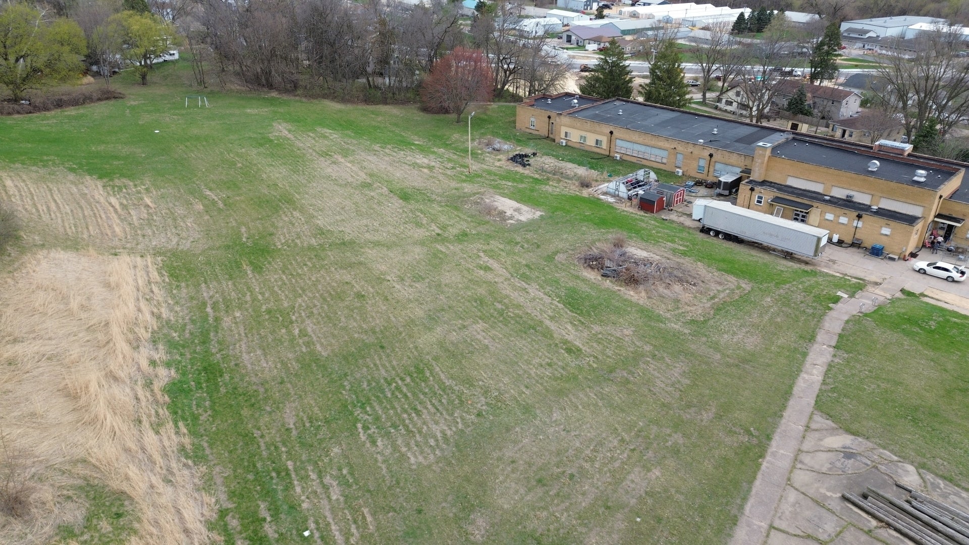 1850 S Bluff Boulevard