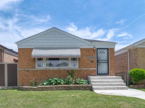 Photo of 4825 S KEATING Avenue, Chicago, IL 60632 (MLS # 12755436)