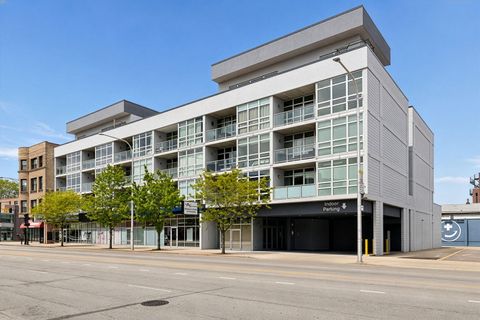 Photo of 1610 W Fullerton Avenue #412, Chicago, IL 60614 (MLS # 12639673)