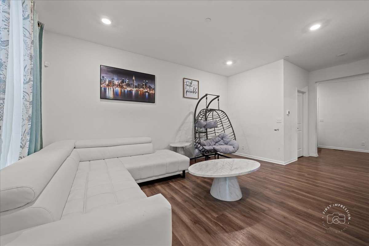 1128 Hawk Hollow Drive