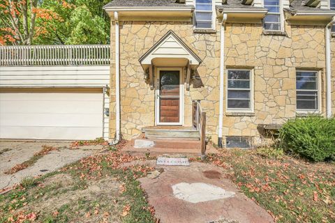 Tiny photo for 910 W SPRINGFIELD Avenue, Champaign, IL 61821 (MLS # 12503518)