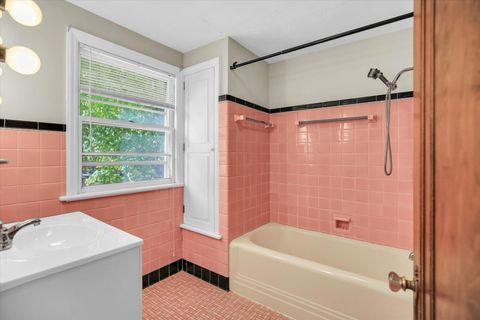 Tiny photo for 910 W SPRINGFIELD Avenue, Champaign, IL 61821 (MLS # 12503518)