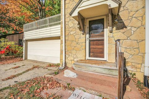 Tiny photo for 910 W SPRINGFIELD Avenue, Champaign, IL 61821 (MLS # 12503518)