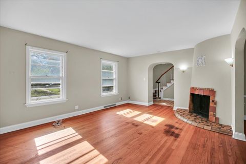 Tiny photo for 910 W SPRINGFIELD Avenue, Champaign, IL 61821 (MLS # 12503518)