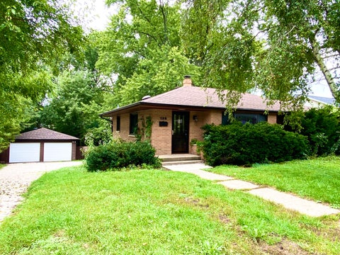 Photo of 125 E Kimball Avenue, Woodstock, IL 60098 (MLS # 12760597)