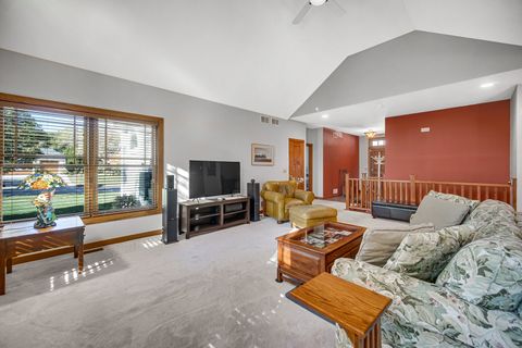 Tiny photo for 2161 Burnham Court, Algonquin, IL 60102 (MLS # 12500928)