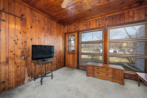 Tiny photo for 505 Mosedale Street, St. Charles, IL 60174 (MLS # 12596359)