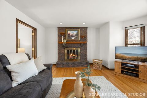 Tiny photo for 307 Leeds Court, Naperville, IL 60565 (MLS # 12557776)