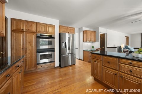 Tiny photo for 307 Leeds Court, Naperville, IL 60565 (MLS # 12557776)