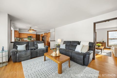 Tiny photo for 307 Leeds Court, Naperville, IL 60565 (MLS # 12557776)