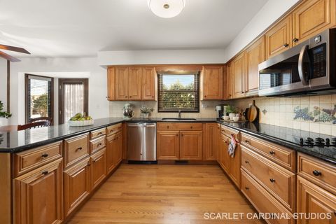 Tiny photo for 307 Leeds Court, Naperville, IL 60565 (MLS # 12557776)