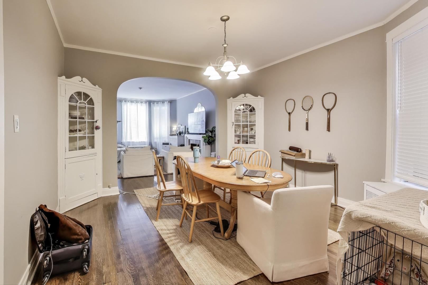 718 W Cornelia Avenue