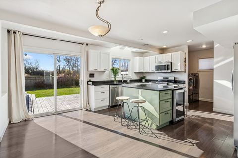 Tiny photo for 5229 Beechwood Avenue, Gurnee, IL 60031 (MLS # 12518441)