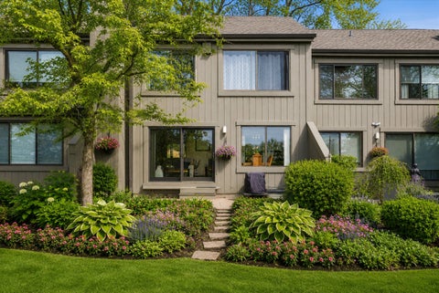 Tiny photo for 404 Shoreline Road #298, Lake Barrington, IL 60010 (MLS # 12674988)