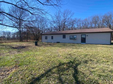 Tiny photo for 7038 Robin Roads, DuBois, IL 62831 (MLS # 100000475)