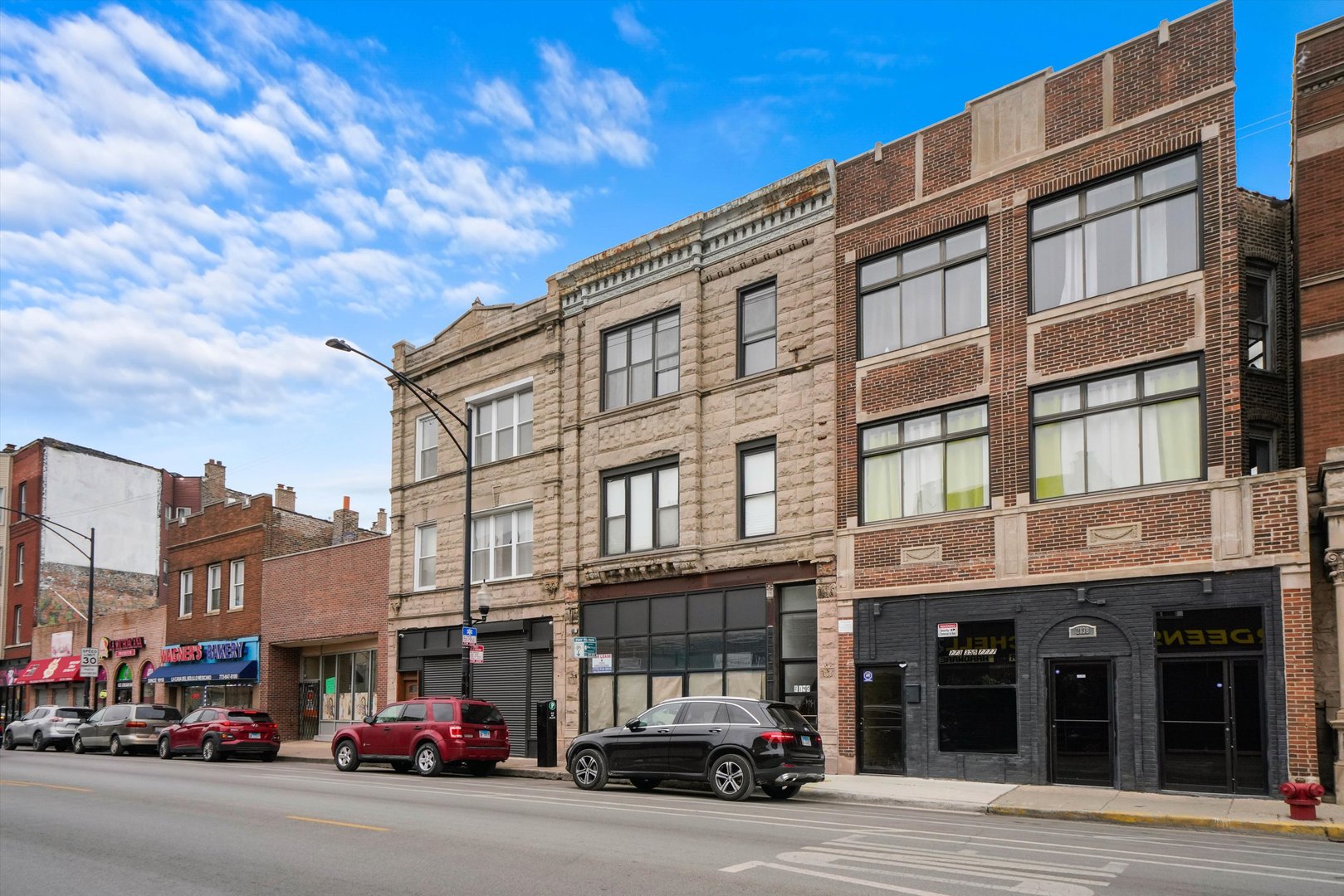 2140 W Cermak Road