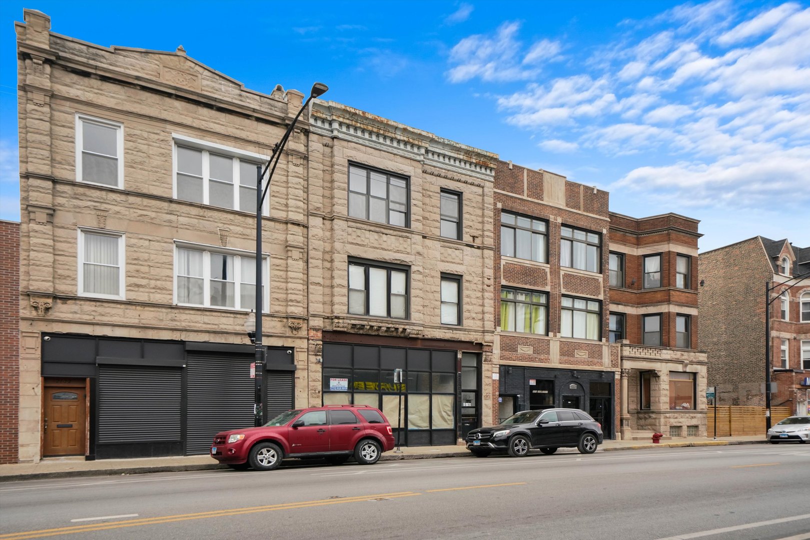 2140 W Cermak Road