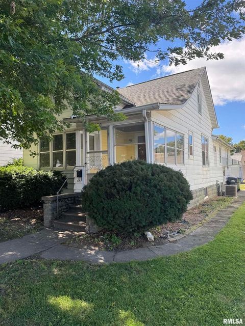 Photo of 620 N 4TH Street, Clinton, IA 52732 (MLS # QC4267153)