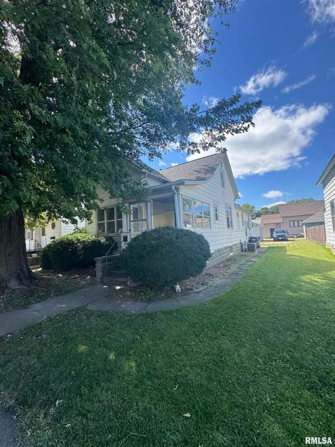 Tiny photo for 620 N 4TH Street, Clinton, IA 52732 (MLS # QC4267153)