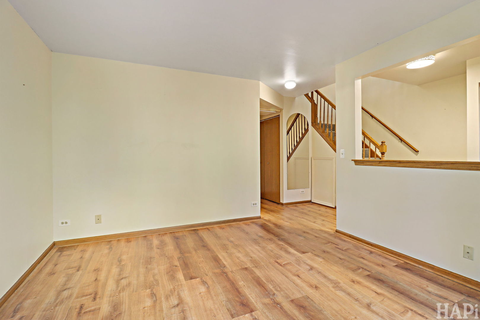 277 W TREEHOUSE Lane