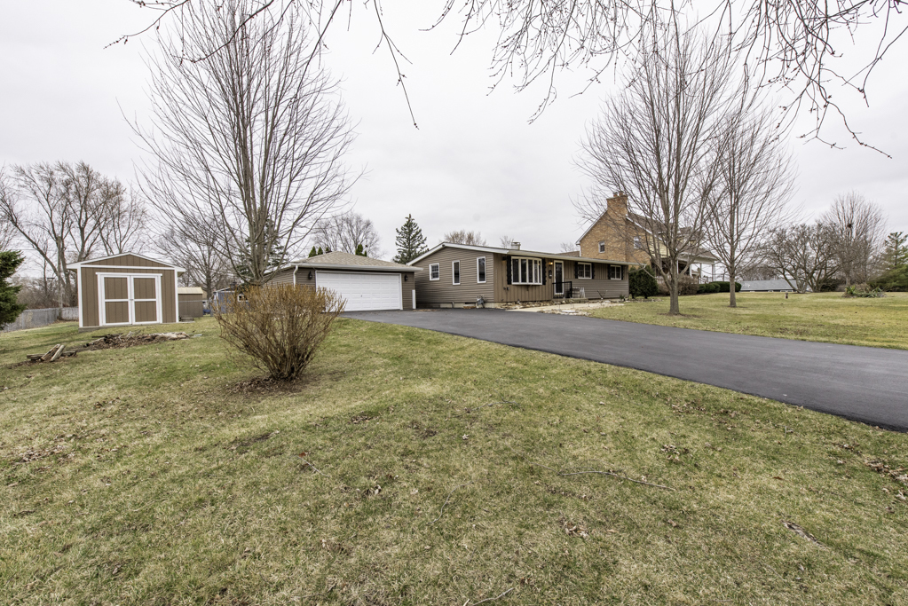 22171 W Pineview Drive