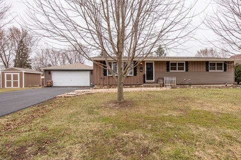 Photo of 22171 W Pineview Drive, Antioch, IL 60002 (MLS # 12590527)