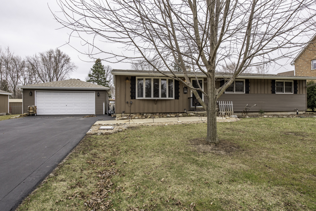 22171 W Pineview Drive